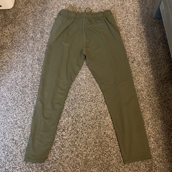 Zyia Olive Everywhere pants Large EUC - Picture 7 of 9